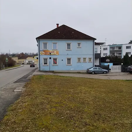 With 4 Rum i privatbostad *