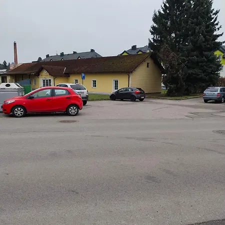 Privatunterkunft With 4