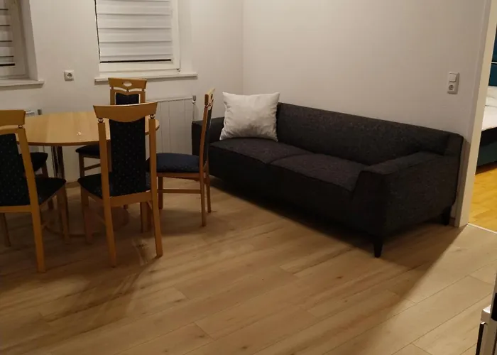 With 4 Rum i privatbostad *